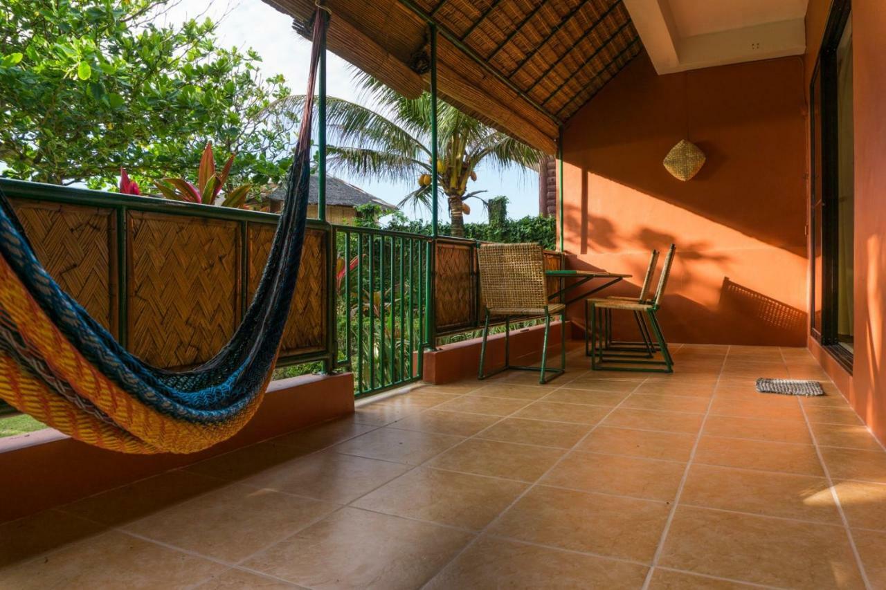 Hangout Beach Resort Caticlan Extérieur photo