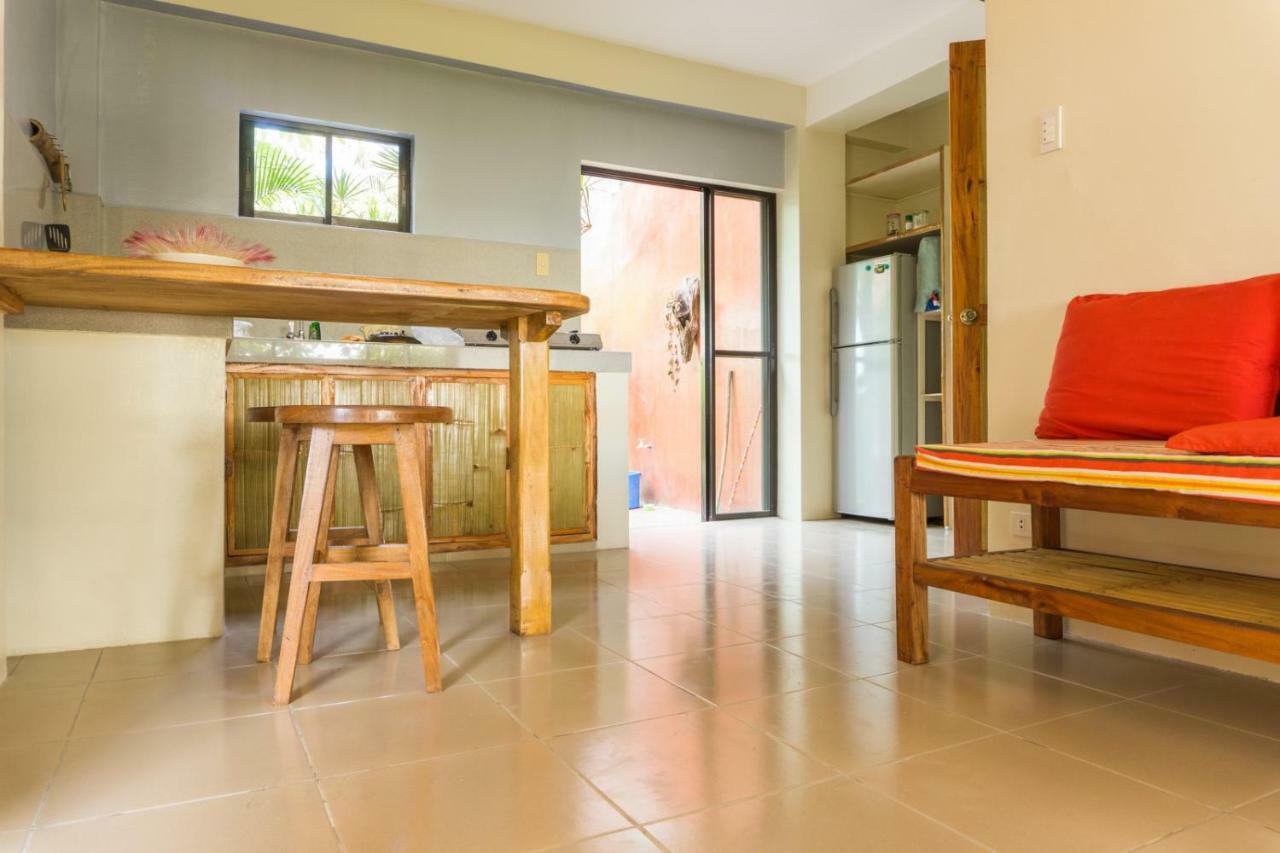 Hangout Beach Resort Caticlan Extérieur photo